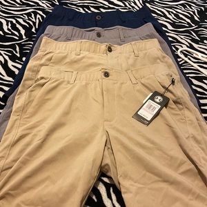 Under Armour  brand new! Never worn with tags ! Size 32
